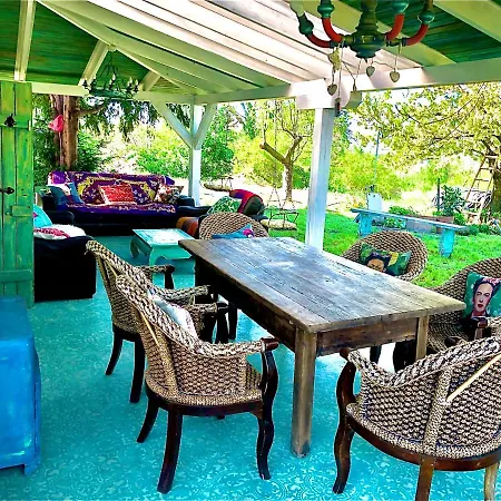 Arty House With Huge Terrace At Lake Balaton בית נופש