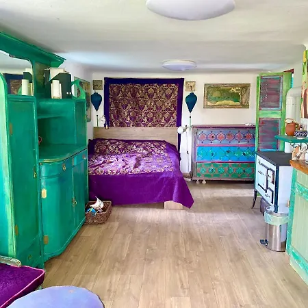 בית נופש Arty House With Huge Terrace At Lake Balaton