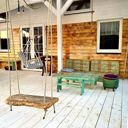 בית נופש Arty House With Huge Terrace At Lake Balaton *