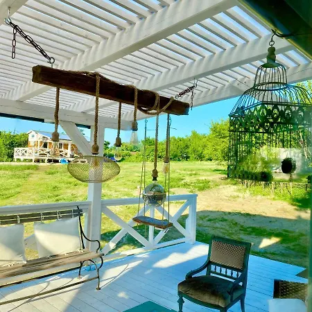 Arty House With Huge Terrace At Lake Balaton בית נופש Kisapati