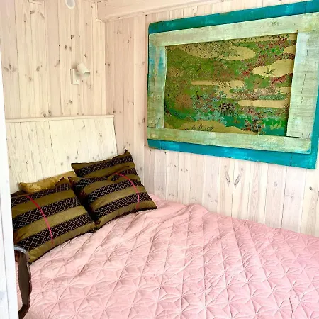 בית נופש Arty House With Huge Terrace At Lake Balaton Kisapati