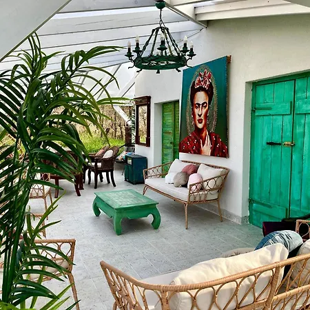 בית נופש Arty House With Huge Terrace At Lake Balaton