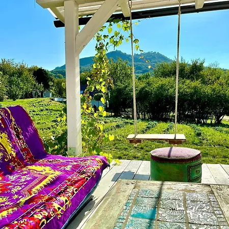 בית נופש Arty House With Huge Terrace At Lake Balaton Kisapati