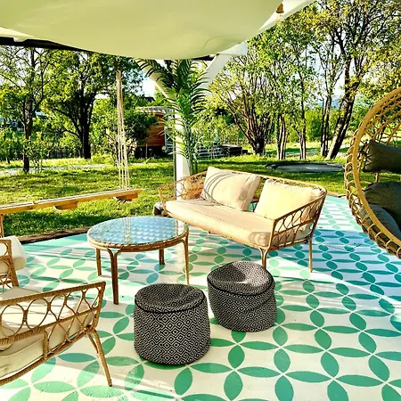 Arty House With Huge Terrace At Lake Balaton בית נופש